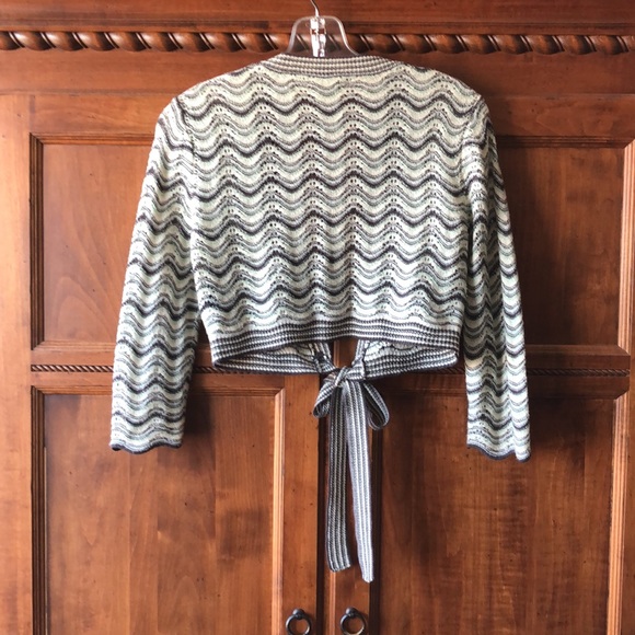 Club Monaco tie-front cropped sweater - Picture 2 of 9